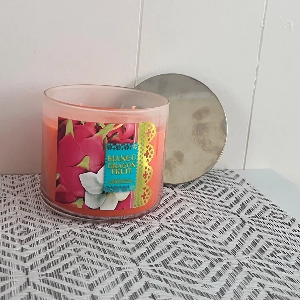 Bath And Body Works 3 Wick Candle MANGO DRAGON FRUIT 14.5 oz Discontinued
